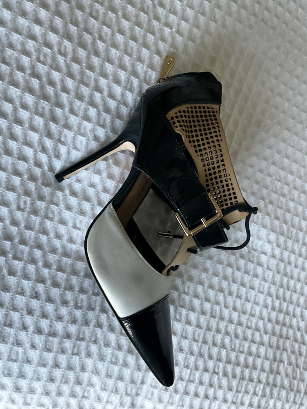 Carmen Steffens Vintage-Inspired Heels - Picture 5 of 9